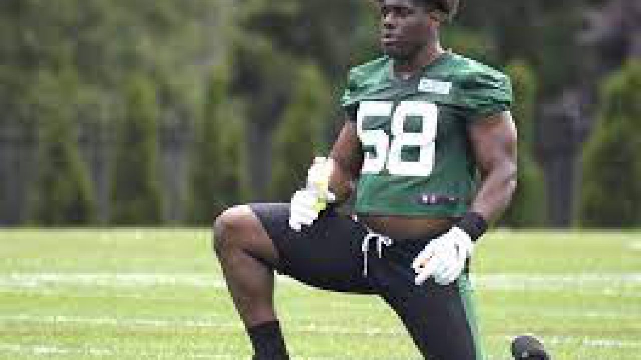 NY Jets Carl Lawson carted off with injury during Packers joint