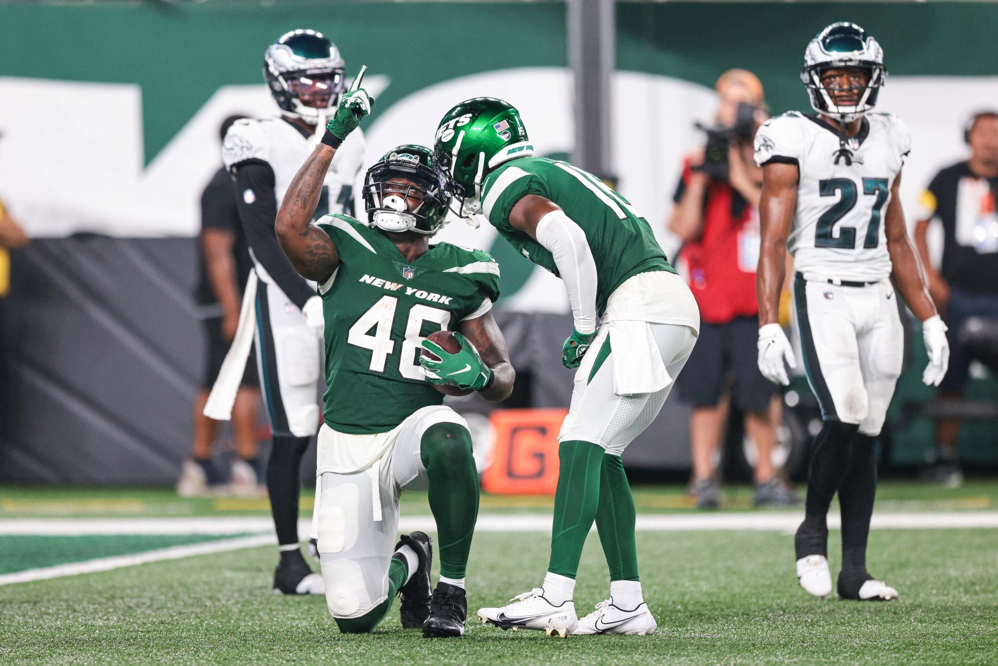 Jets Hope Veteran Additions Help in the Trenches