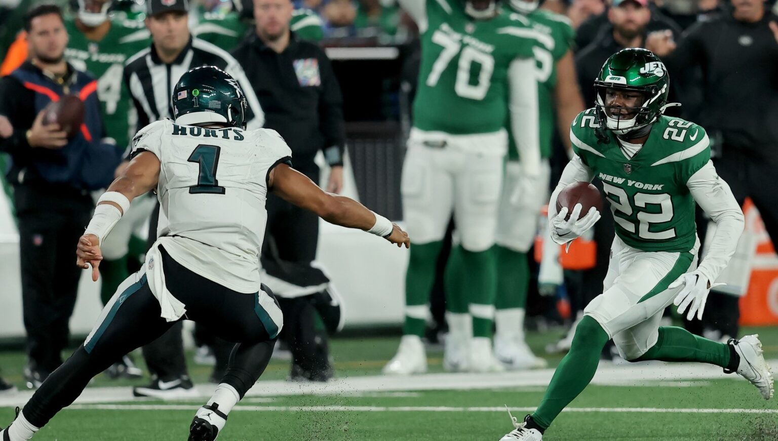 Jets Shock Eagles in 20-14 Upset Victory at MetLife Stadium