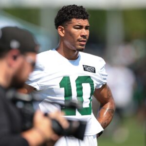 Lazard to IR as Jets Make  Roster Moves Ahead of Kickoff