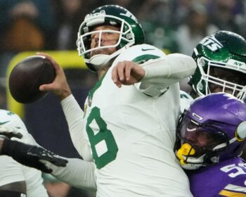 London Losers; Jets Hand Vikes win as Rodgers Throws 3 Picks