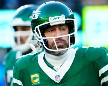 Aaron Rodgers Injures Knee; Ulbrich Expects QB to face Bills